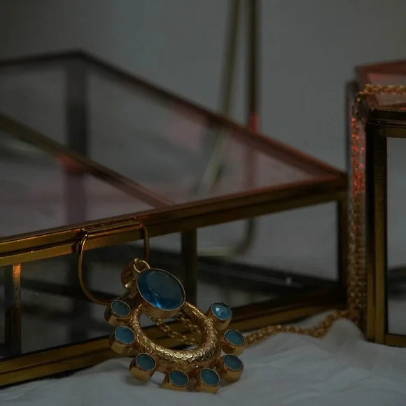 Brand new zara limited edition gold plated brass pendent necklace from New York - Picture 2 of 4